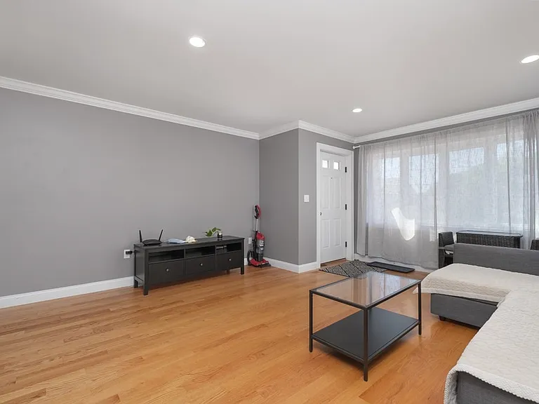 89 Overland Rd #2 — Photo 4