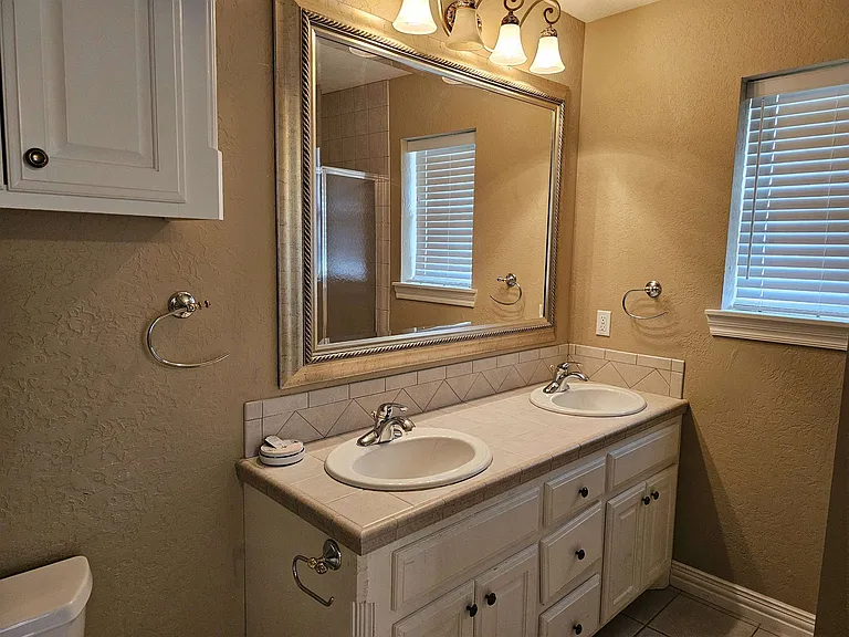 3208 Paloma Dr — Photo 11