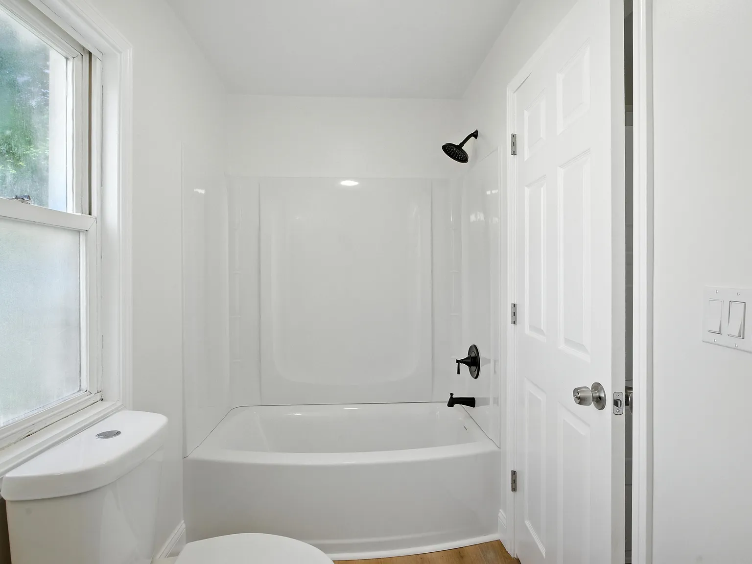 429 West Bernhard Avenue - 1 — Photo 3