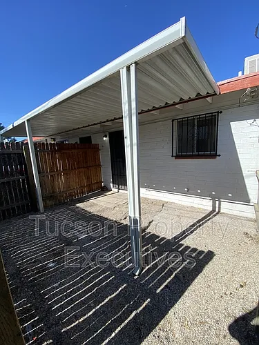 4239 E Lee St Photo 1