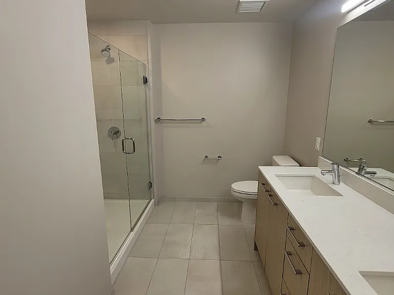 901 W Adams St #827 — Photo 5