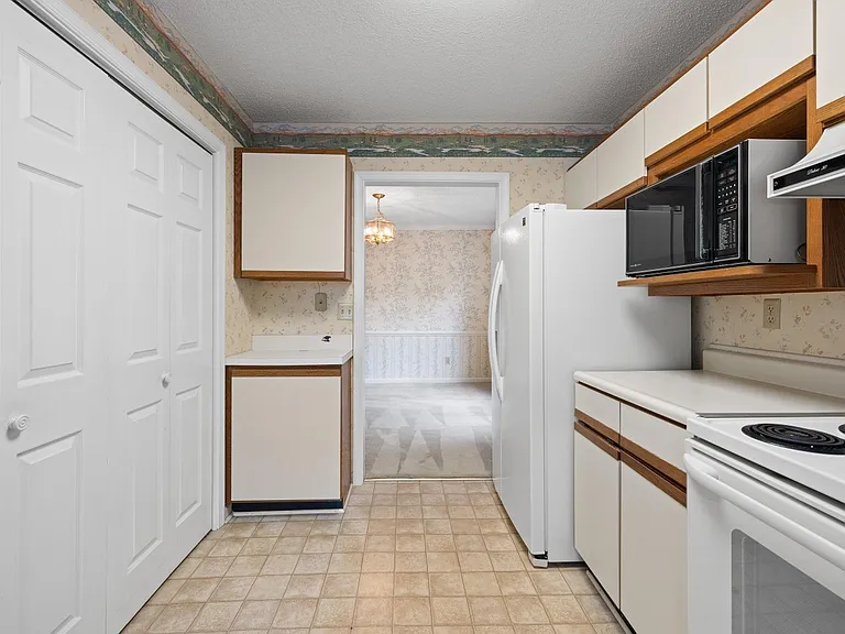 1184 Partridge Ln #1 — Photo 7