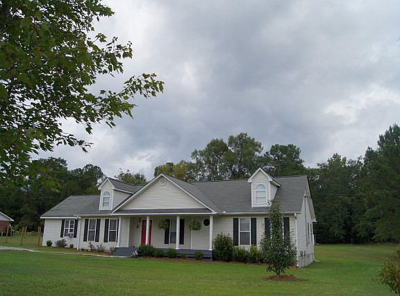 3rd image of 187 Claire Dr
