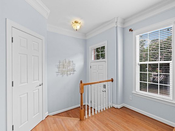 4th image of 807 Kirkeenan Cir