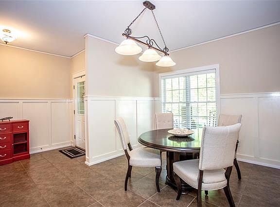 3rd image of 111 Winwood Cir