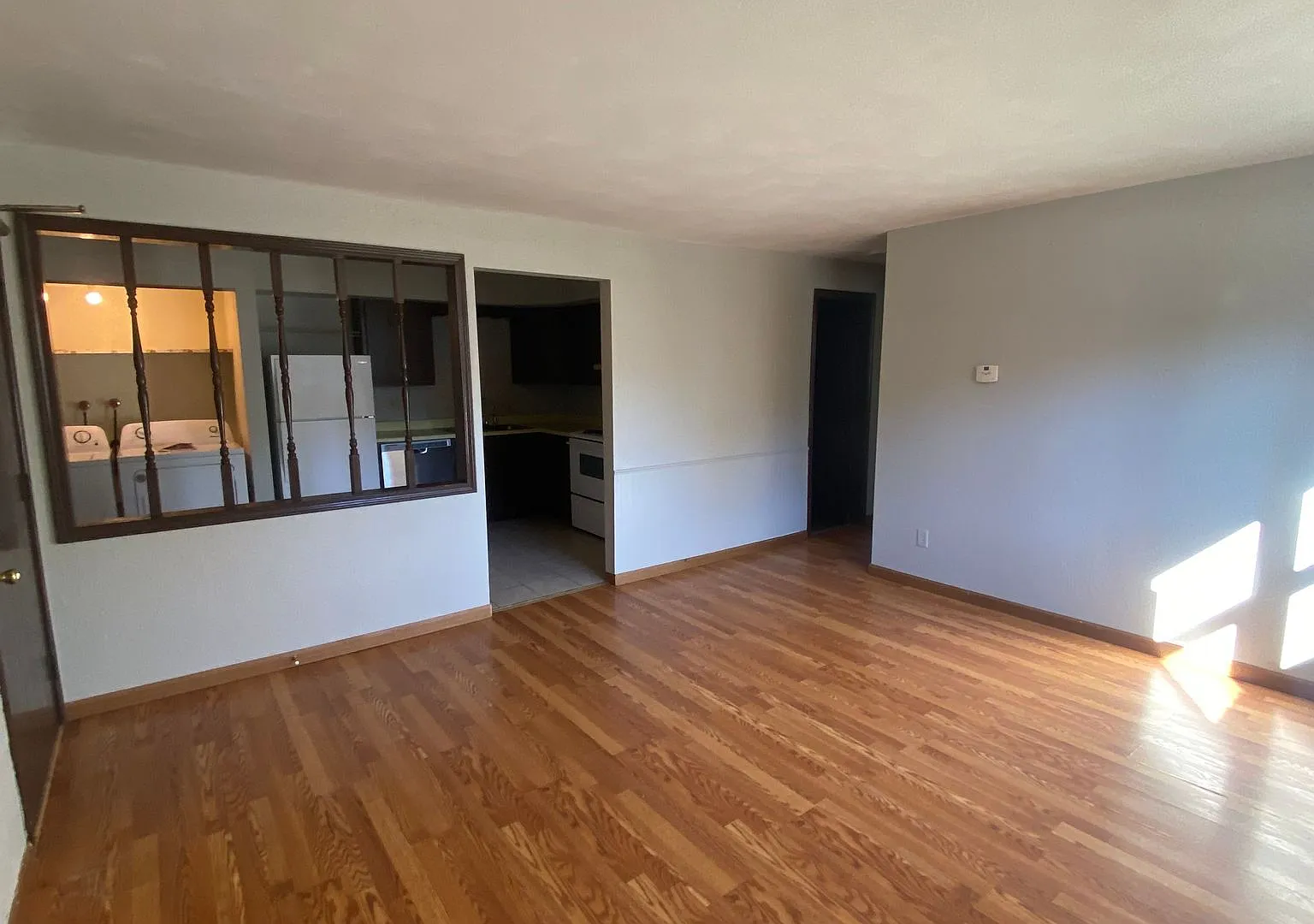 1211 W Chestnut Street — Photo 3