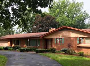 106 Edgewood Ln, La Porte, IN