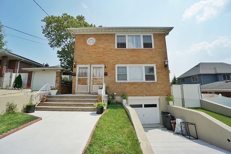 1st image of 26 Genesee St #2A