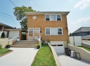 26 Genesee St #2A, Staten Island, NY 10301