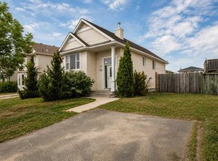 8005 W Westpointe Dr, Grande Prairie, AB T8W 2T9