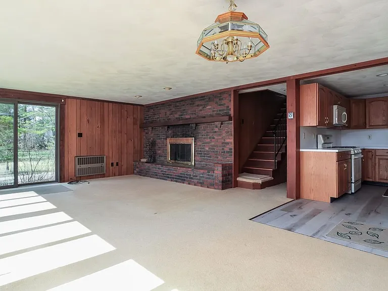 7 Howards Grv — Photo 14