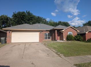 1833 Parkridge Dr, Norman, OK 73071