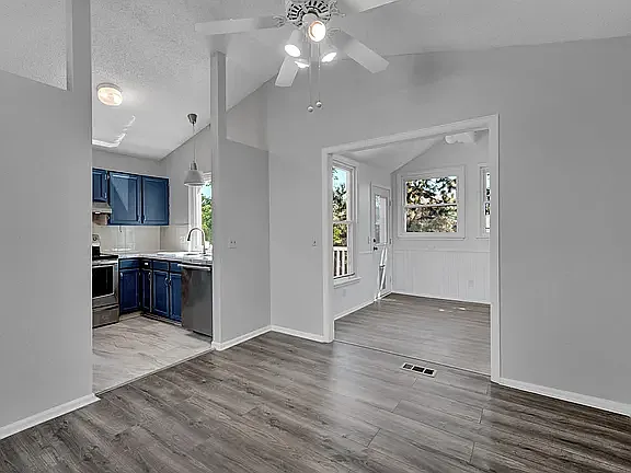 7875 Belford Dr — Photo 8