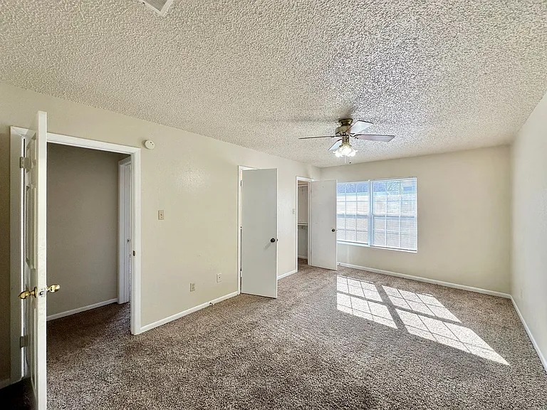 3004 Chaucer Dr — Photo 15