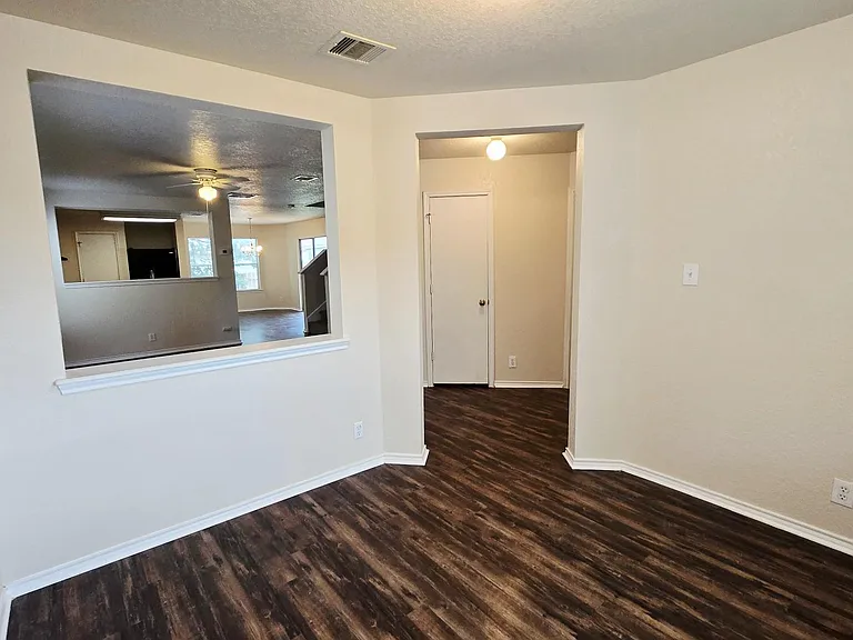 8015 Thicket Pass — Photo 26