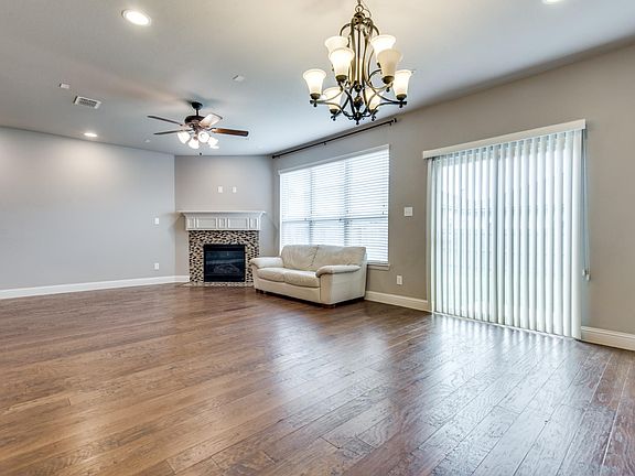 5th image of 2641 Chambers Dr