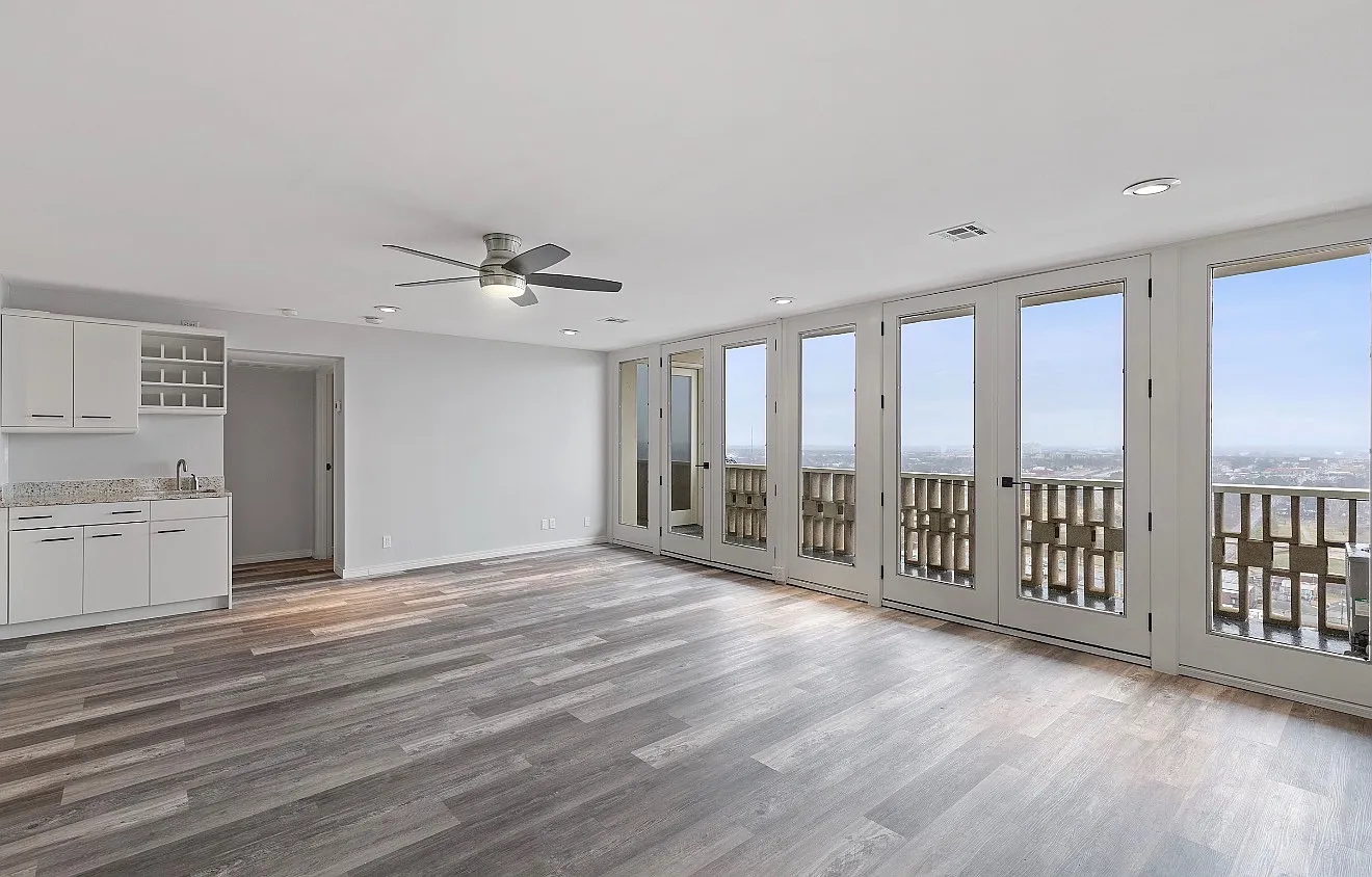 2 bed, 1700 sqft, $3,000 — Photo 2