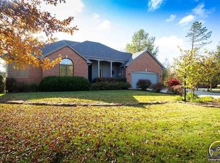 5620 NW Timber Edge Dr, Topeka, KS 66618