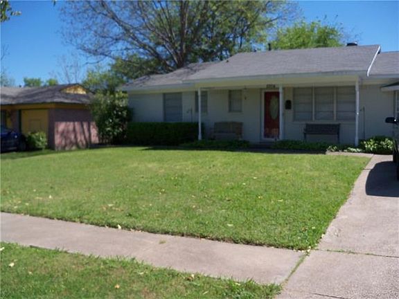 2nd image of 2204 Sybil Dr