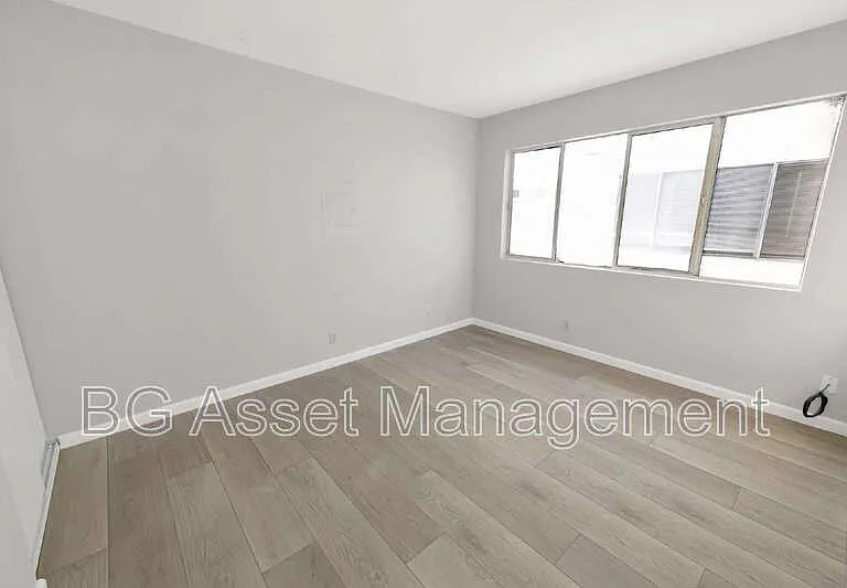 10 Lee St #4 — Photo 12