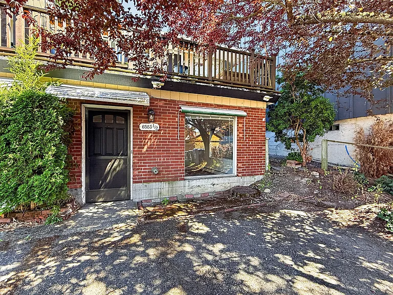 6553/6555/6559 Greenwood Ave N, Seattle - 6553 1/2 — Photo 11