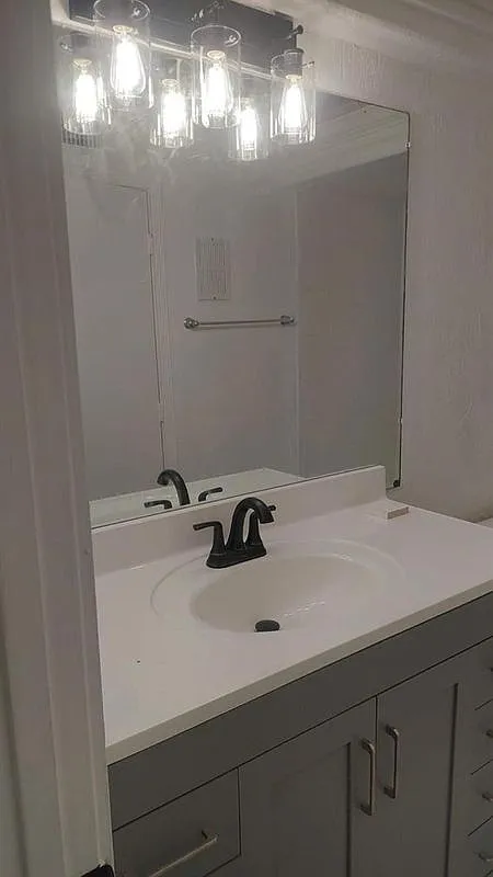 2 bed, 1.5 bath, 1000 sqft, $2,100 — Photo 4