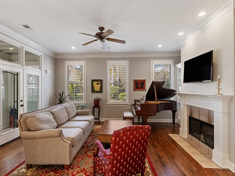 948 River Breeze Dr — Photo 8