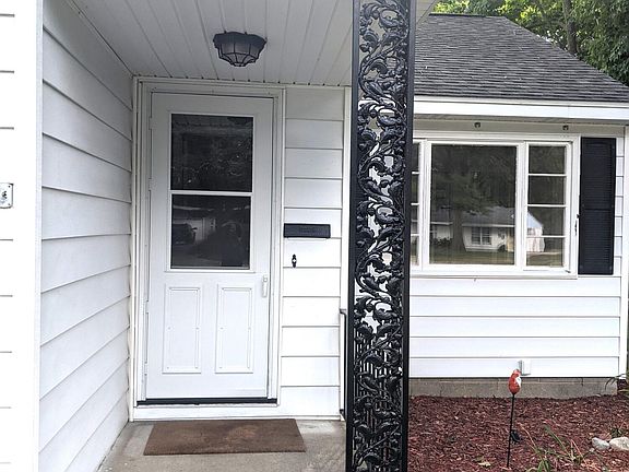 2nd image of 1821 Mills Ave