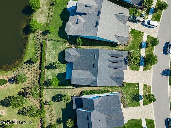 4th image of 198 LOMBARD Way