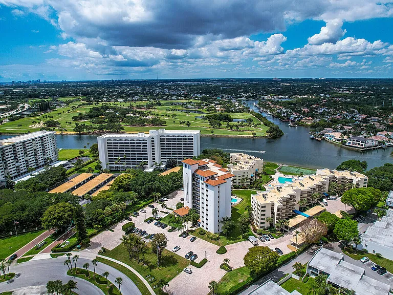 370 Golfview Rd #901 — Photo 41