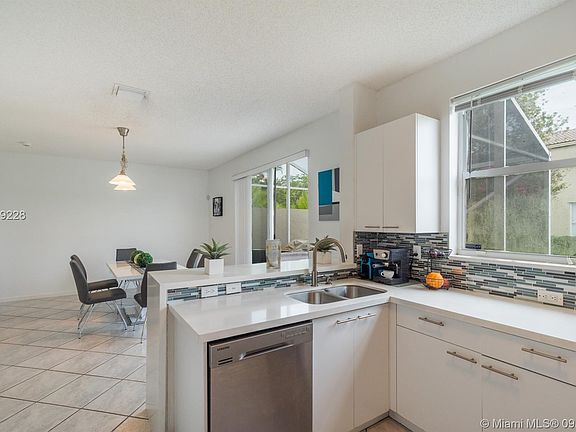 4th image of 15407 NW 14th St #15407