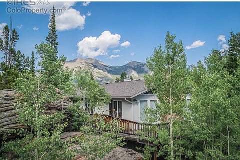 Sits among the Aspen