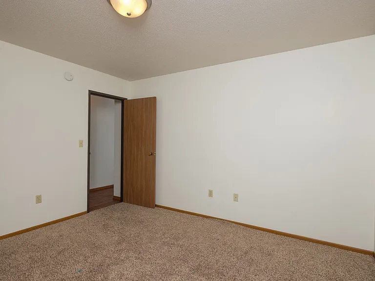 Fargo, ND Park Circle Apartments | Bedroom