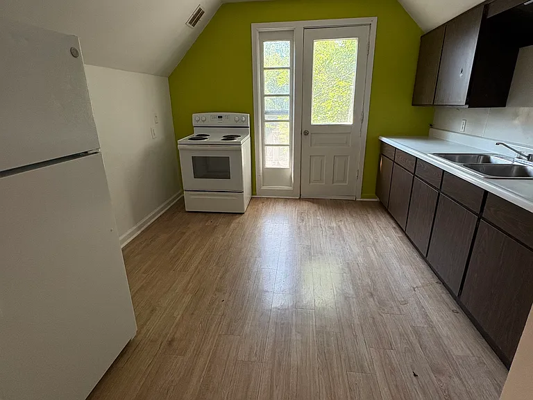 415 W State St #2 — Photo 1