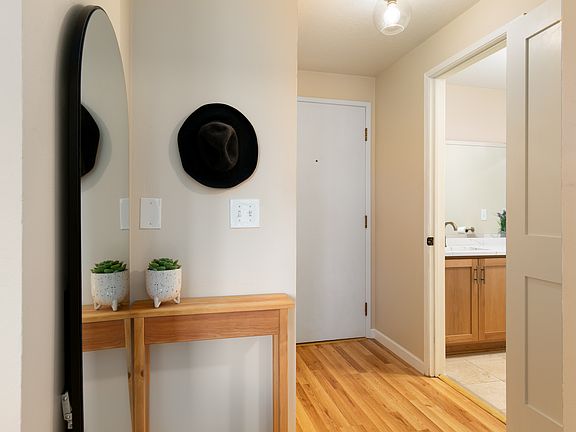 2nd image of 610 Aloha St APT 302