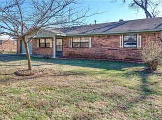 608 Meadow Lark Dr, Sallisaw, OK 74955