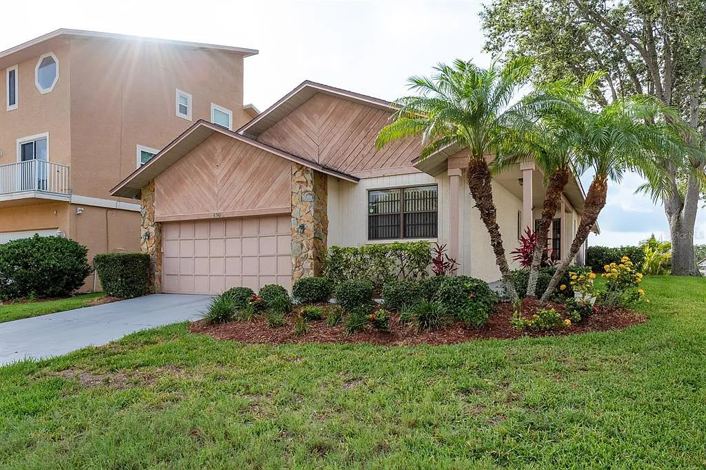 2 bed, 2.0 bath, 1811 sqft, $2,750 — Photo 2