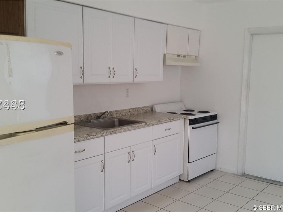 2nd image of 6017 SW 37th St #B