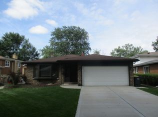 18414 Wildwood Ave, Lansing, IL 60438