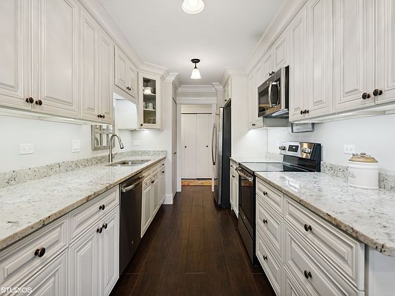 4th image of 125 Acacia Cir APT 103E