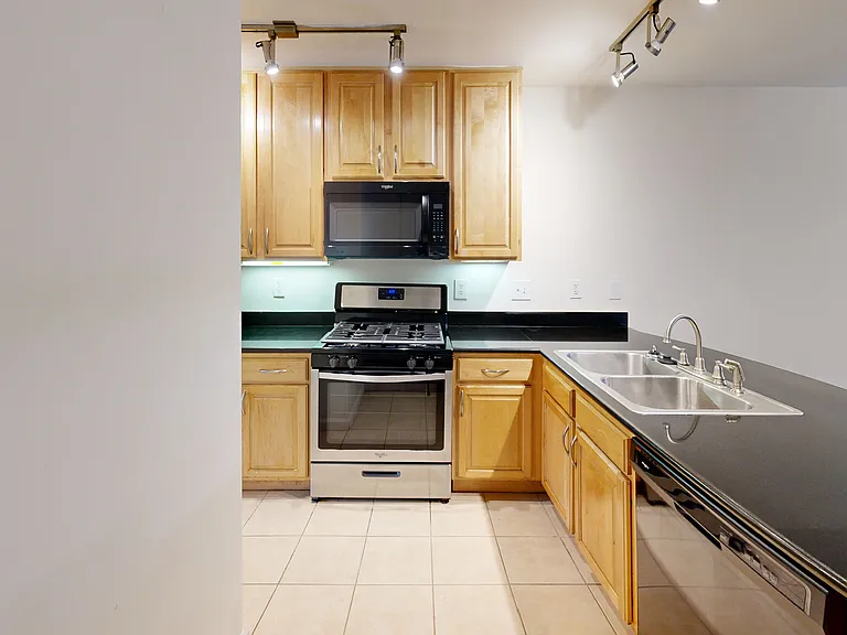 Gayton Pointe Townhomes — Photo 80