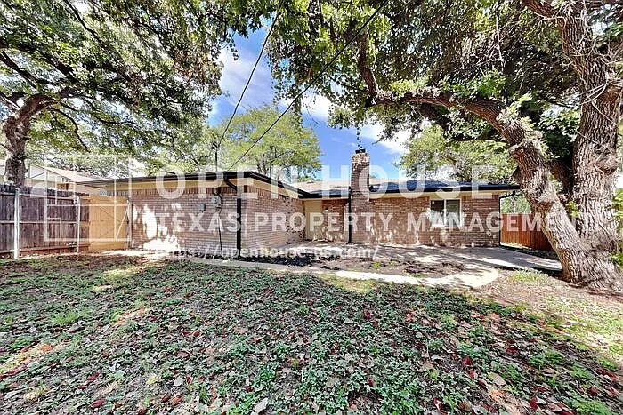 4300 Spring Hill Ln — Photo 18