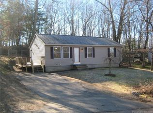 43 Nichols St, Putnam, CT 06260