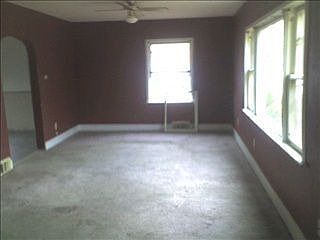 3rd image of 526 Capitol Blvd