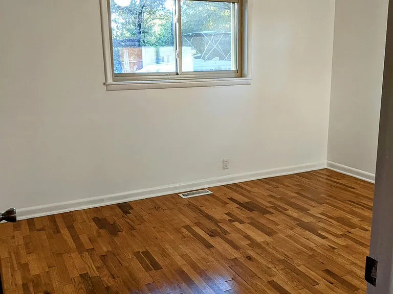 102 Hackberry St — Photo 8