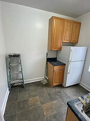 3rd image of 112 Sherman Ave APT 28