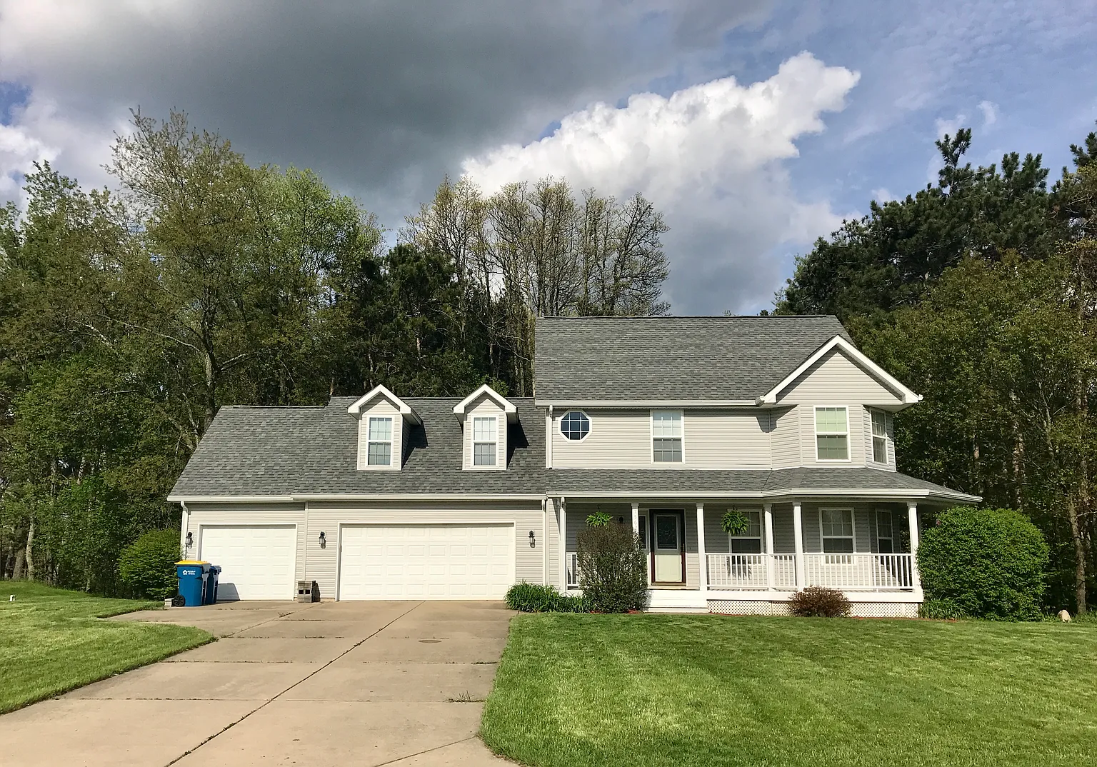 7562 Rolling Meadows Dr photo 1