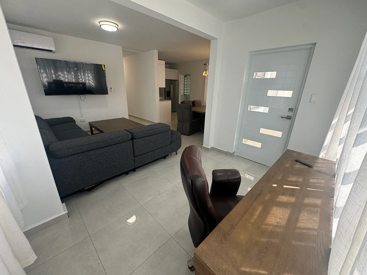 3 bed, 1300 sqft, $2,500 — Photo 3