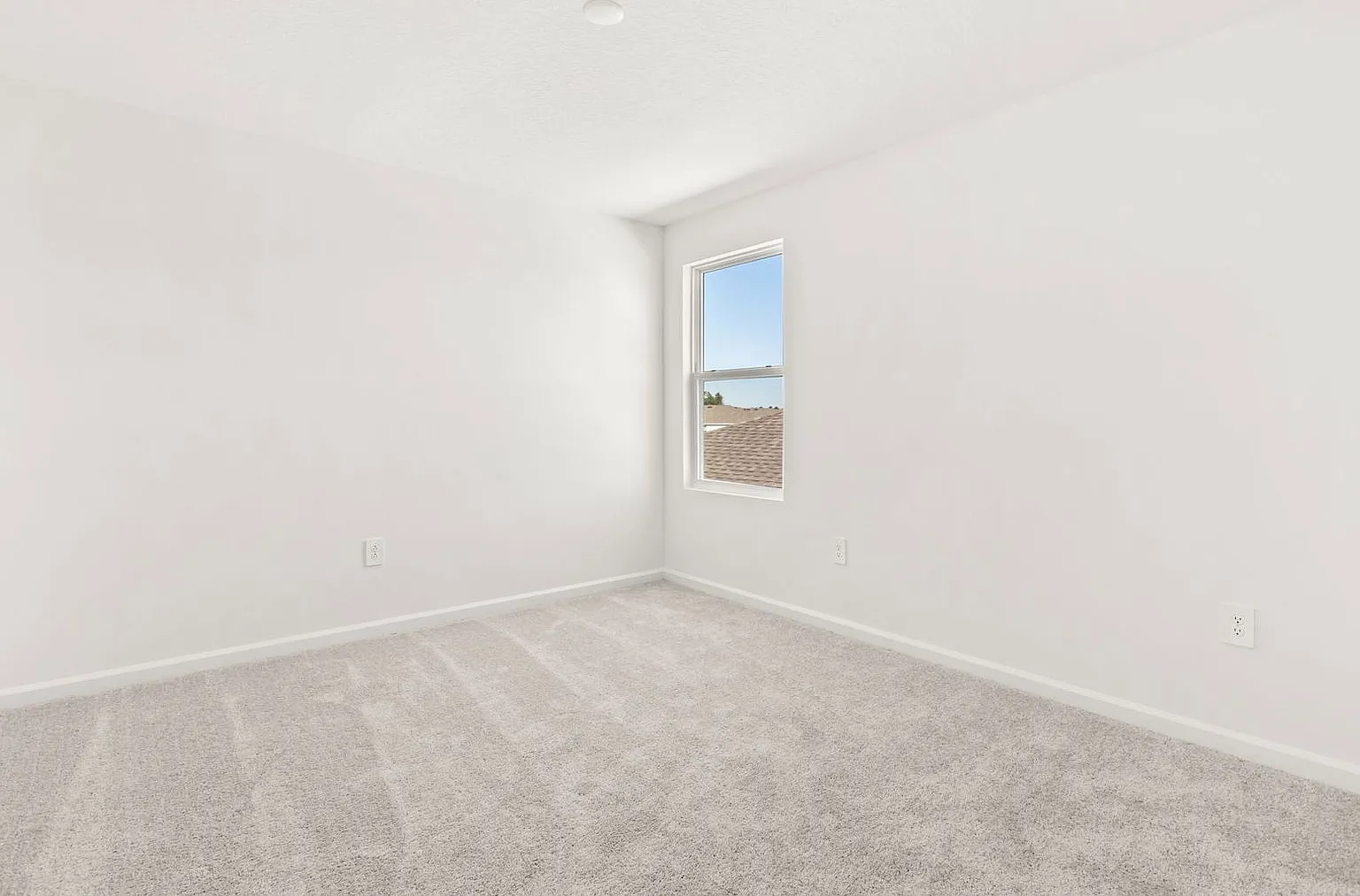 5 bed, 3.0 bath, 2896 sqft, $3,000 — Photo 3