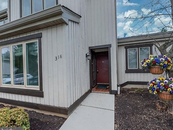 3rd image of 318 Devon Ln #318B